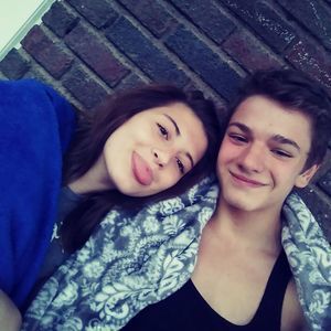 Meet your Posher, Holten