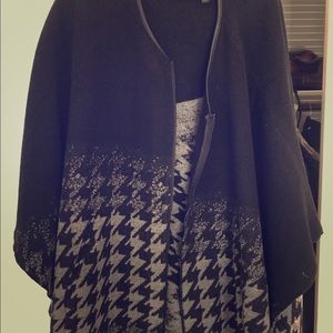 womens houndstooth cape coat
