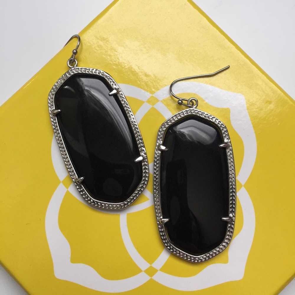 Kendra Scott Danielle earrings