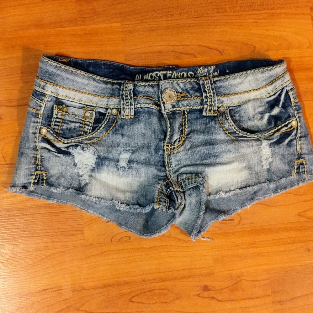 ❎sold❎ Distressed shorts