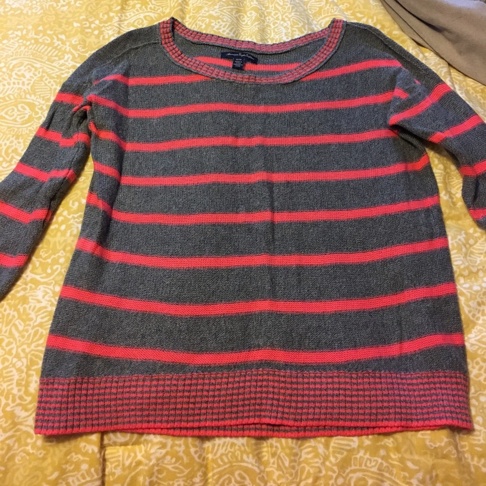 Quarter sleeve striped sweater