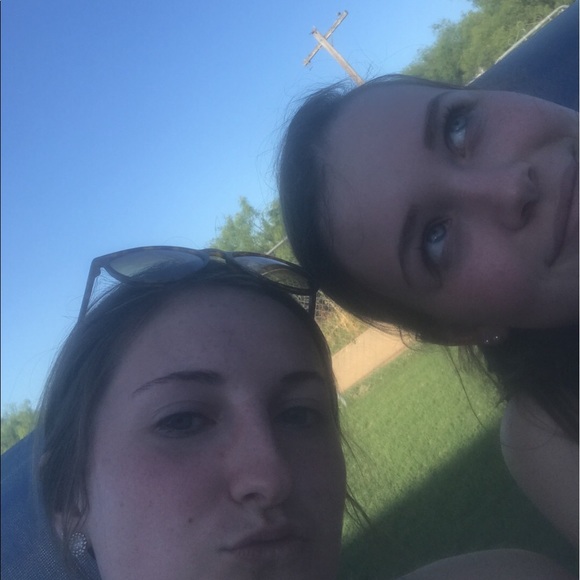 Meet your Posher, Jessica - Picture 1 of 1