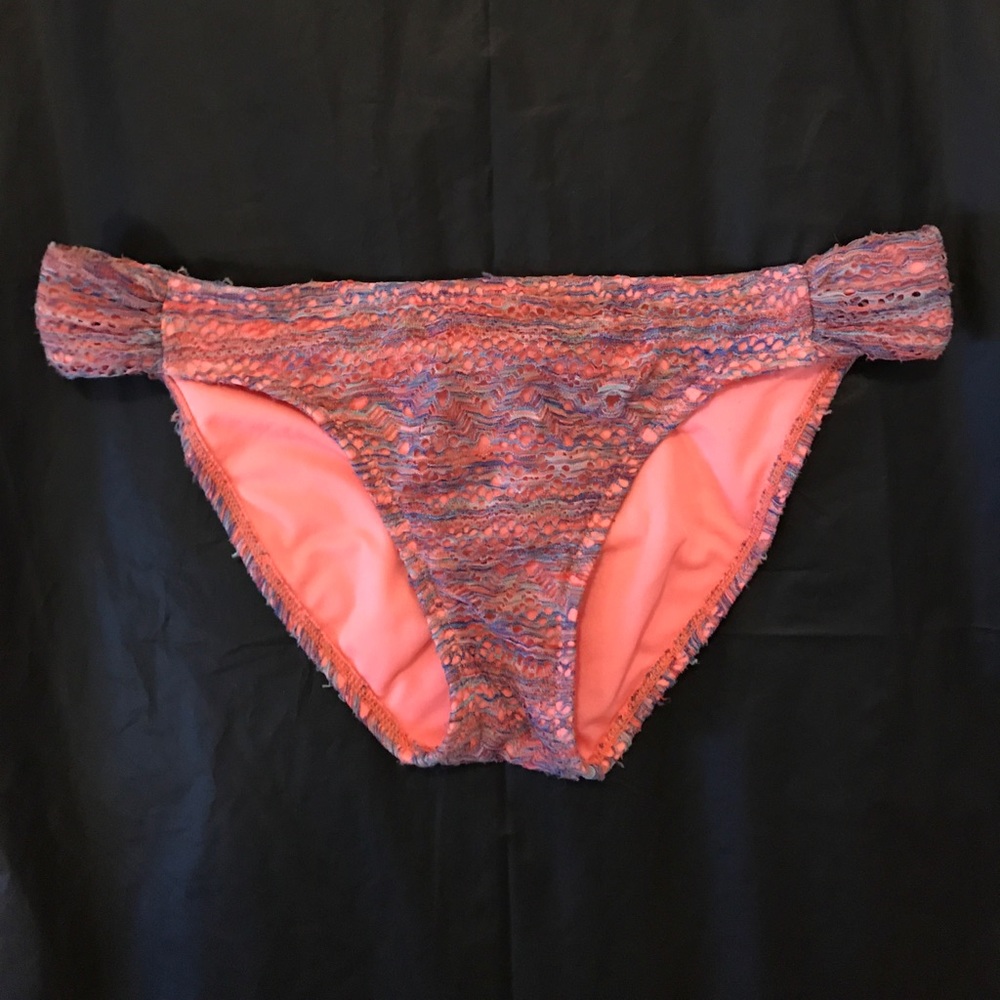 Beachy bathing suit bottoms ‼️
