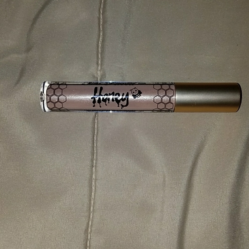 * SOLD* Too Faced lip gloss