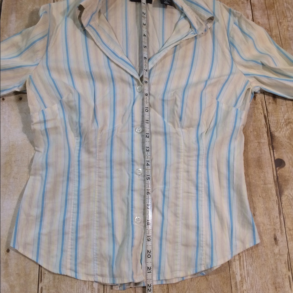 Ny&Co 3/4 sleeve fitted button down blouse - Picture 3 of 7