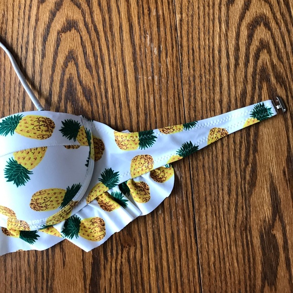 Pineapple bathing suit - Picture 3 of 4