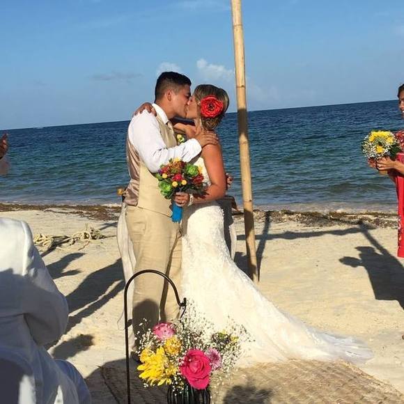 Meet your Posher, Caitlin - Picture 1 of 1