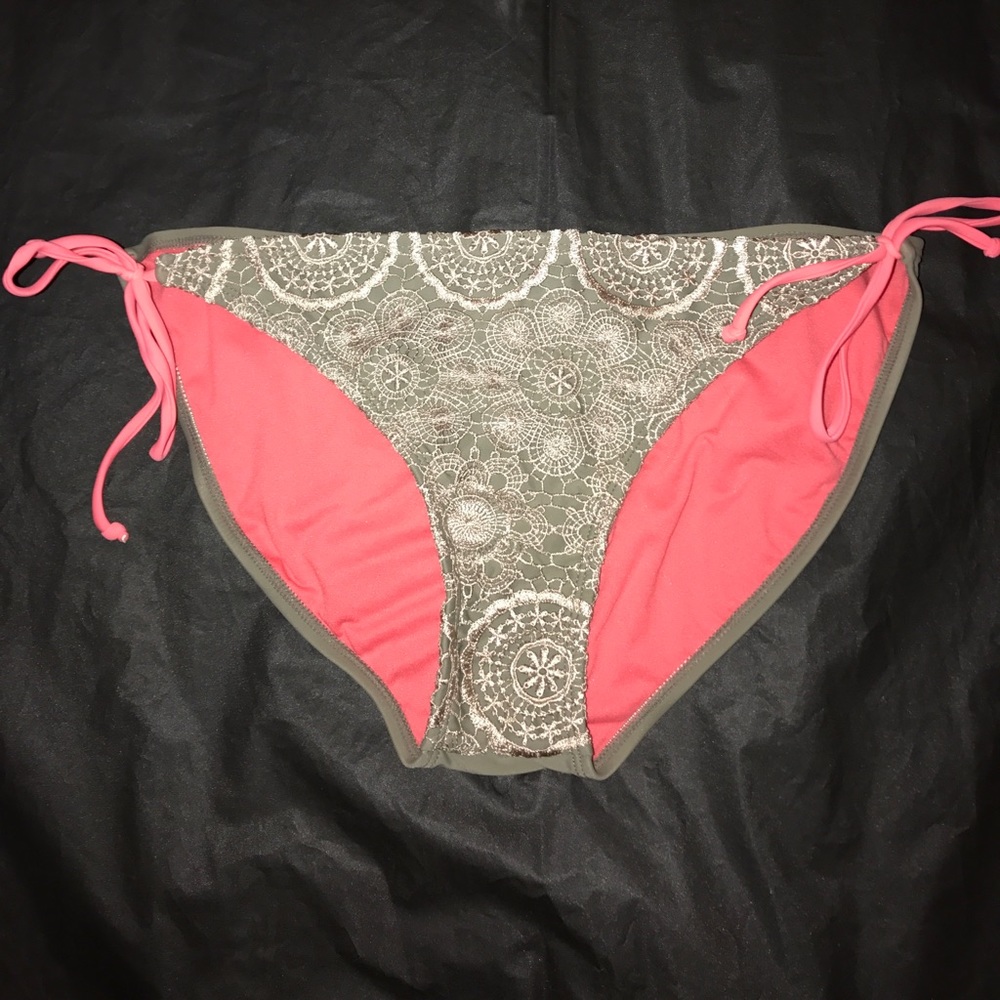 Never worn‼️ Beach bottoms swim