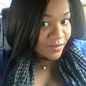 Meet your Posher, Nakeliaa