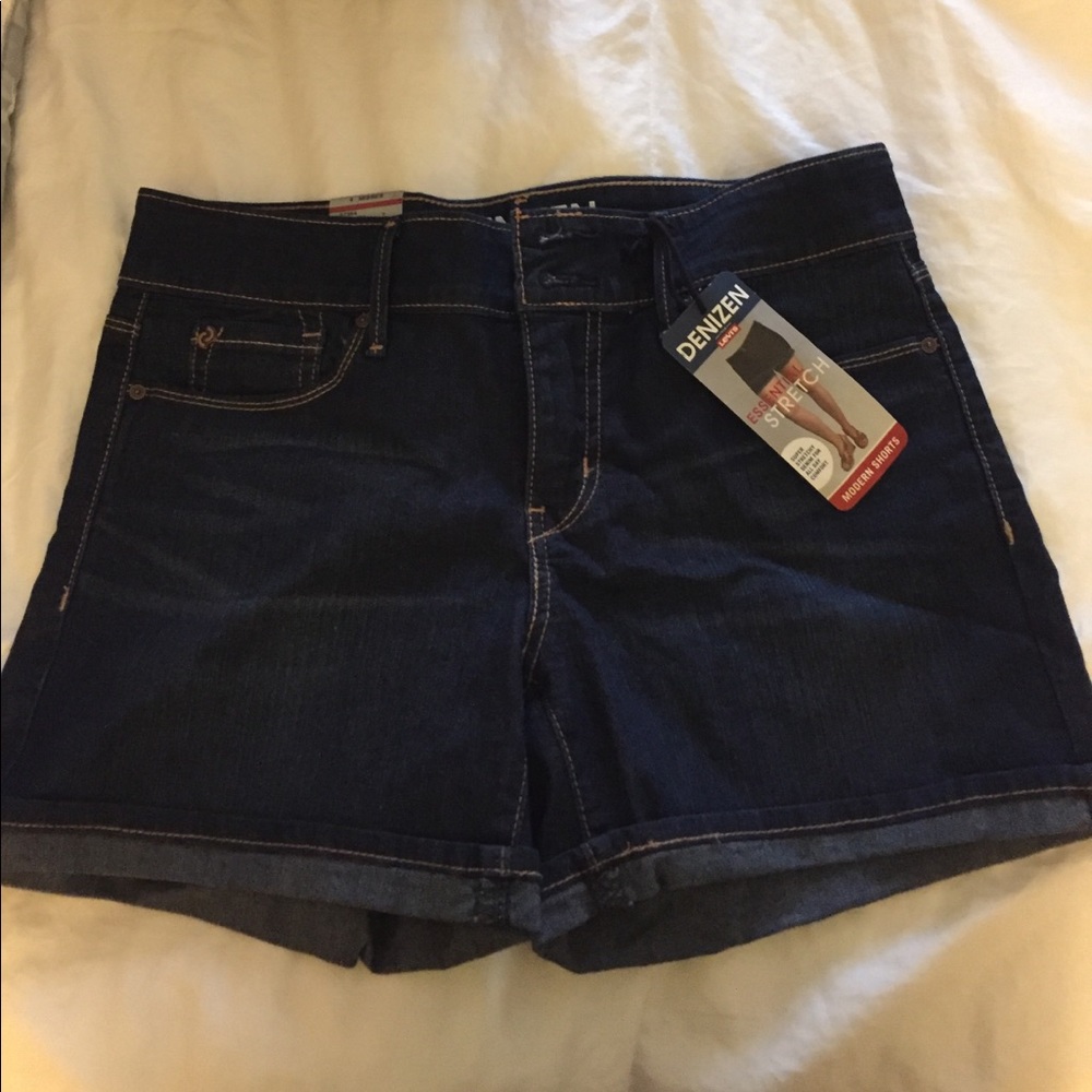Shorts size 4 never worn