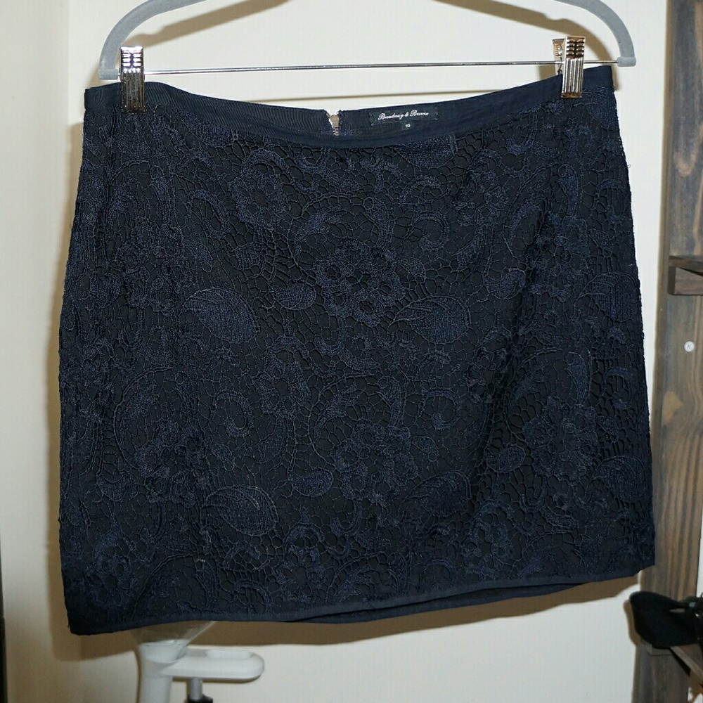 Madewell navy lace skirt