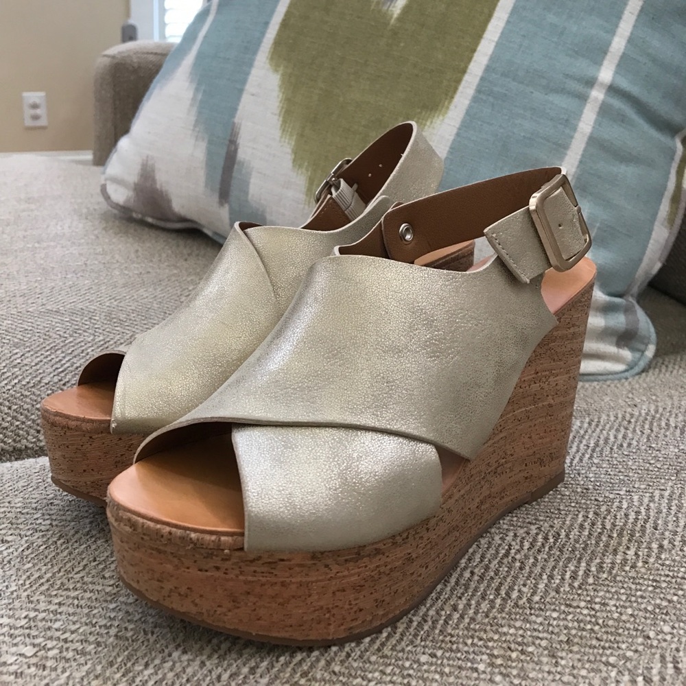 Gold Wedges BC