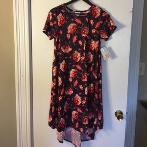 NWT Floral Carly