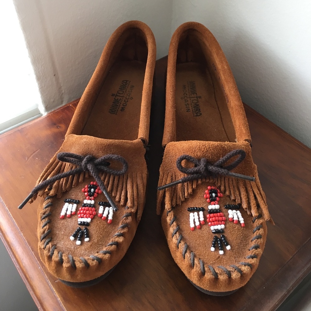 Minnetonka Moccasins NWOT - Thunderbird hardsole
