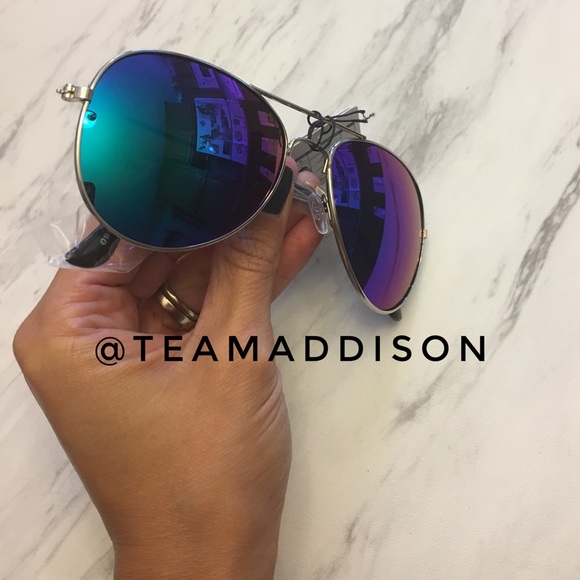 Classic Mirrored Aviator Sunglasses: Blue-Purple - Picture 2 of 8