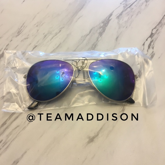 Classic Mirrored Aviator Sunglasses: Blue-Purple - Picture 3 of 8