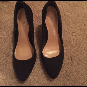 LC Black pumps Size 7