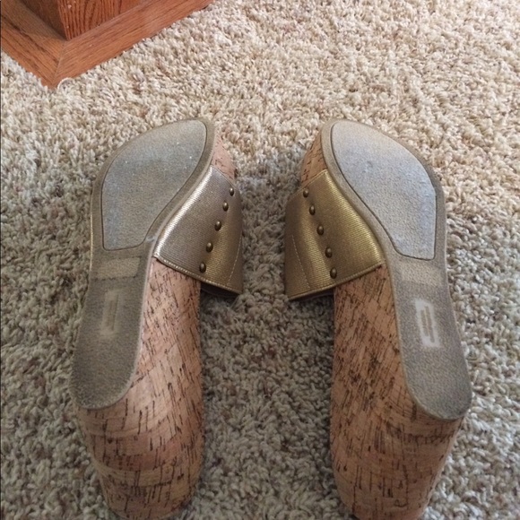 Gold and cork wedges - Picture 3 of 4