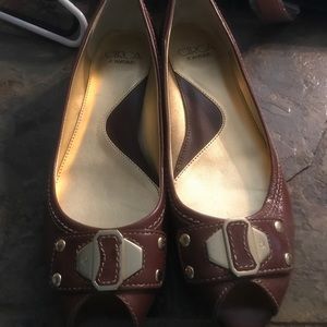 Joan & David brown leather shoes