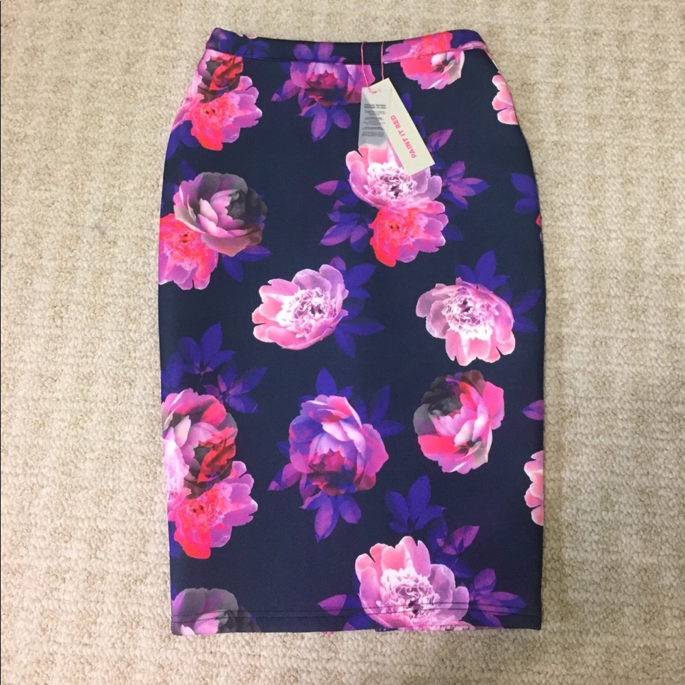 NWT SKIRT