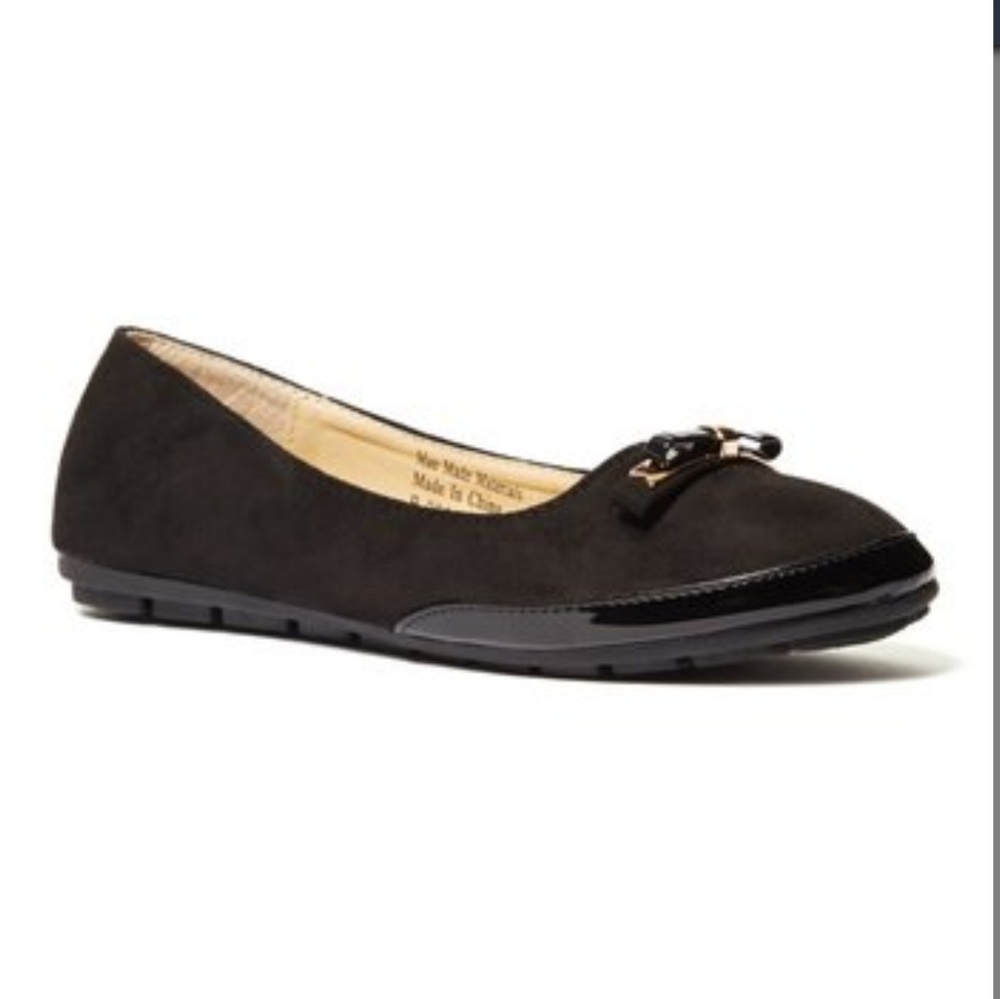 Black now Flats NWT