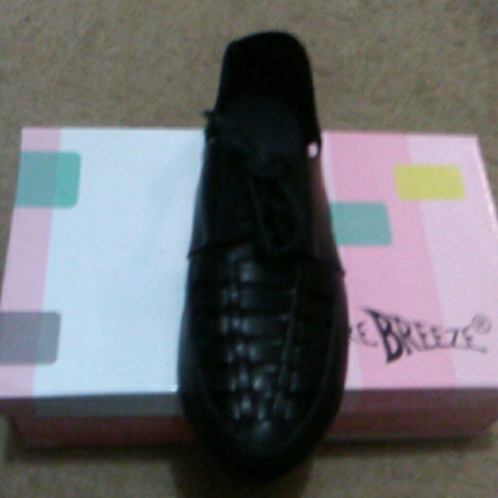 Shoe - Picture 2 of 3