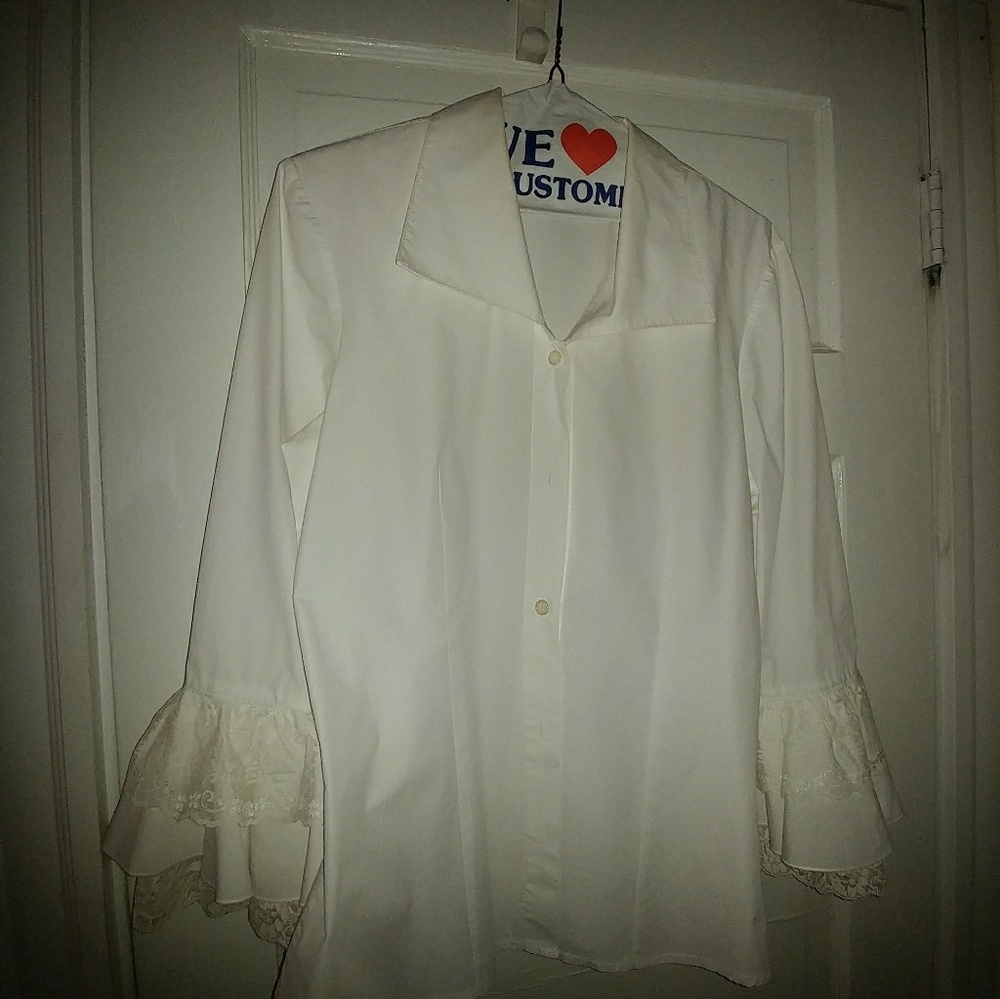 White blouse - Picture 2 of 4