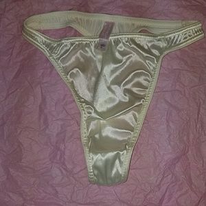 VS beige thong