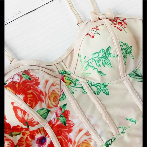 1 Day SALE🎉HP🎉 SWIM calico print w/ bow - Picture 5 of 8