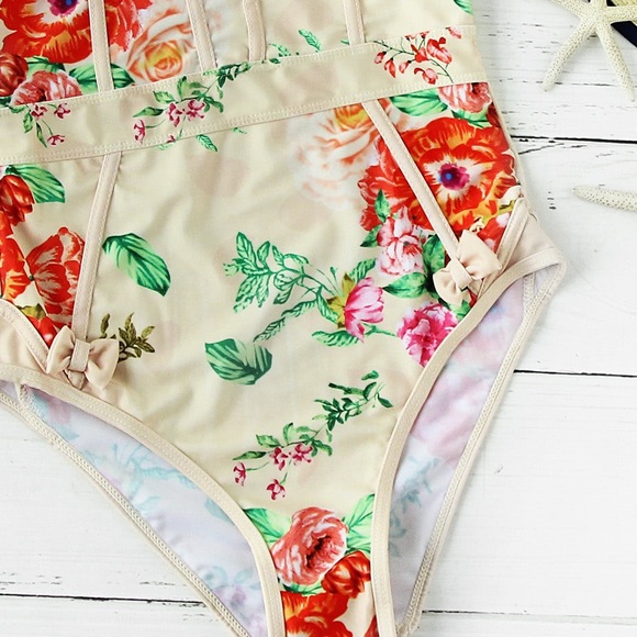 1 Day SALE🎉HP🎉 SWIM calico print w/ bow - Picture 6 of 8