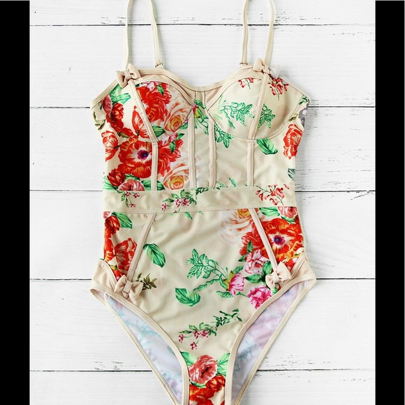 1 Day SALE🎉HP🎉 SWIM calico print w/ bow - Picture 7 of 8