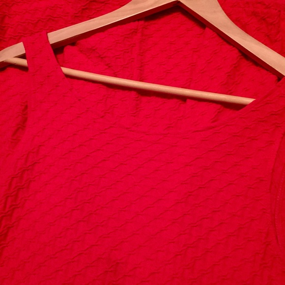 Red textured A line dress - Picture 3 of 4