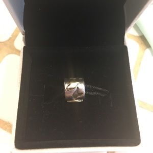 Pandora two tone doves