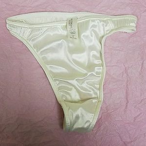 VS beige thong