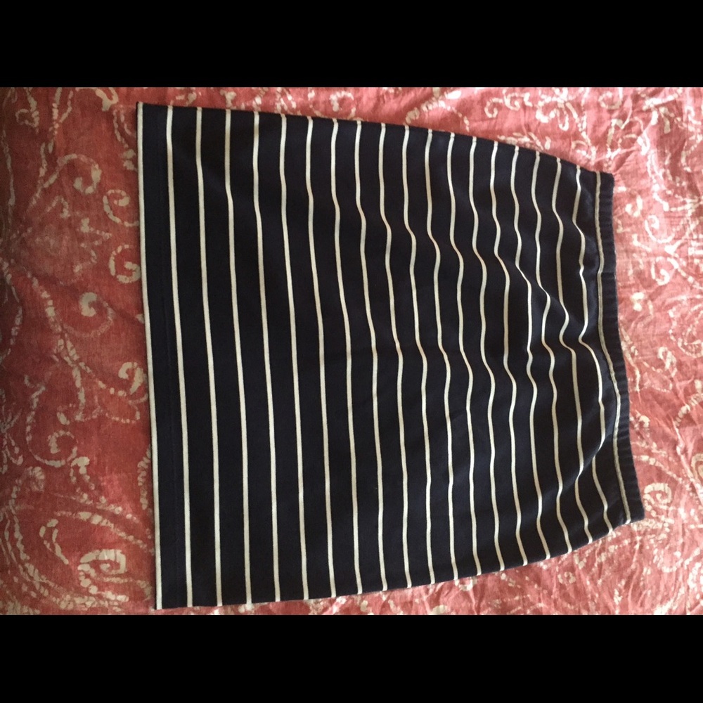 Navy blue and white stripped pencil skirt.