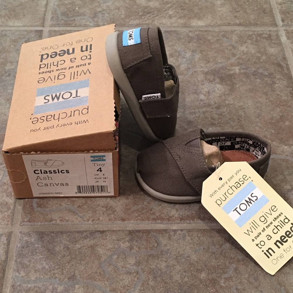 NWT Size 4 Tiny Toms