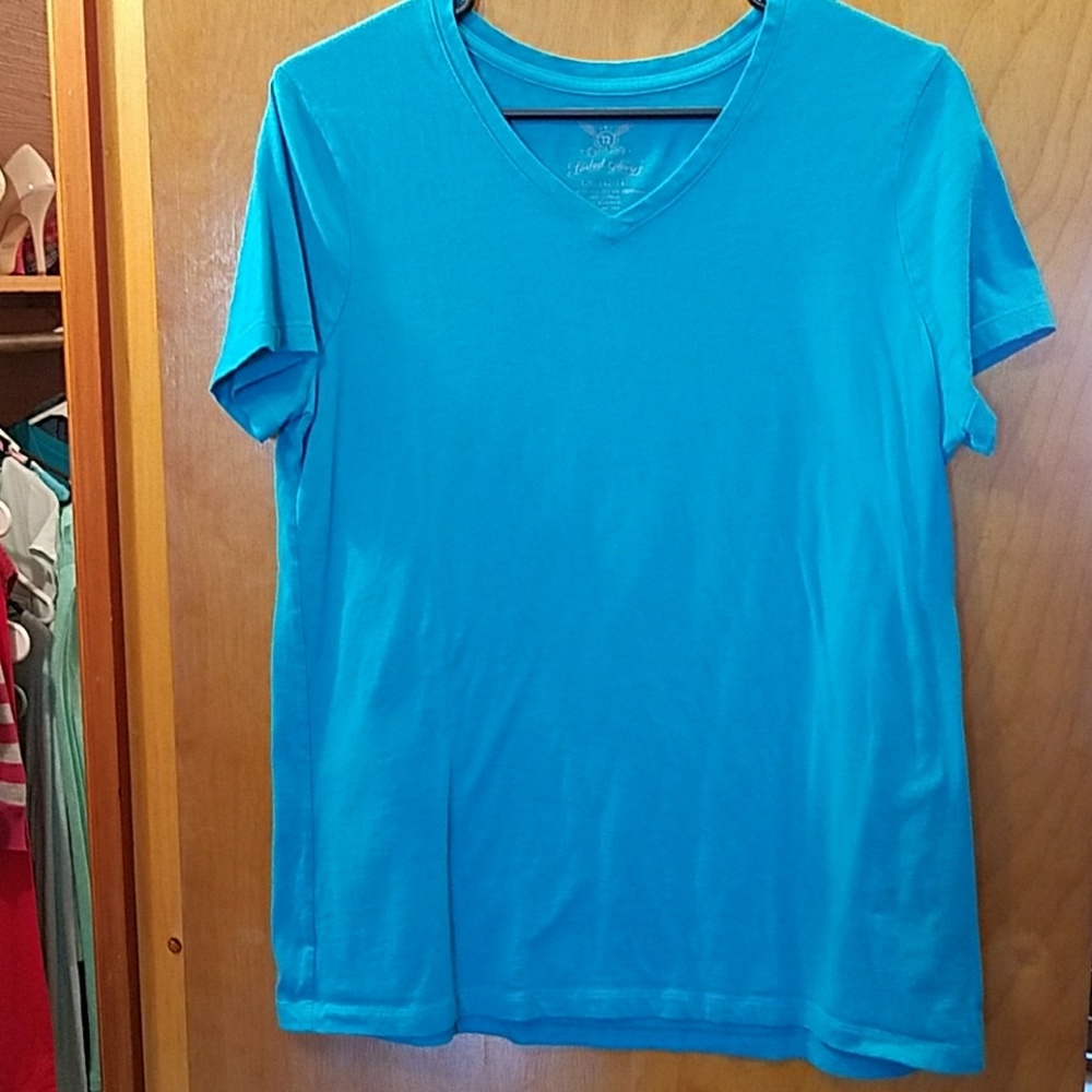 Blue v-neck tee-shirt