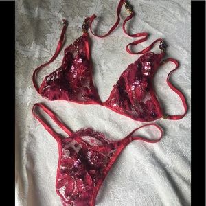EXOTIC DANCE WEAR 2PC BEADED LACE THONG & BRA TOP