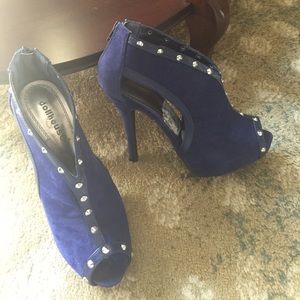 Royal blue studded dollhouse peep toe pump. Beauty