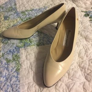 Etienne Aigner Leather Pumps Sz 6 1/2