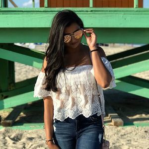 Meet your Posher, Pari