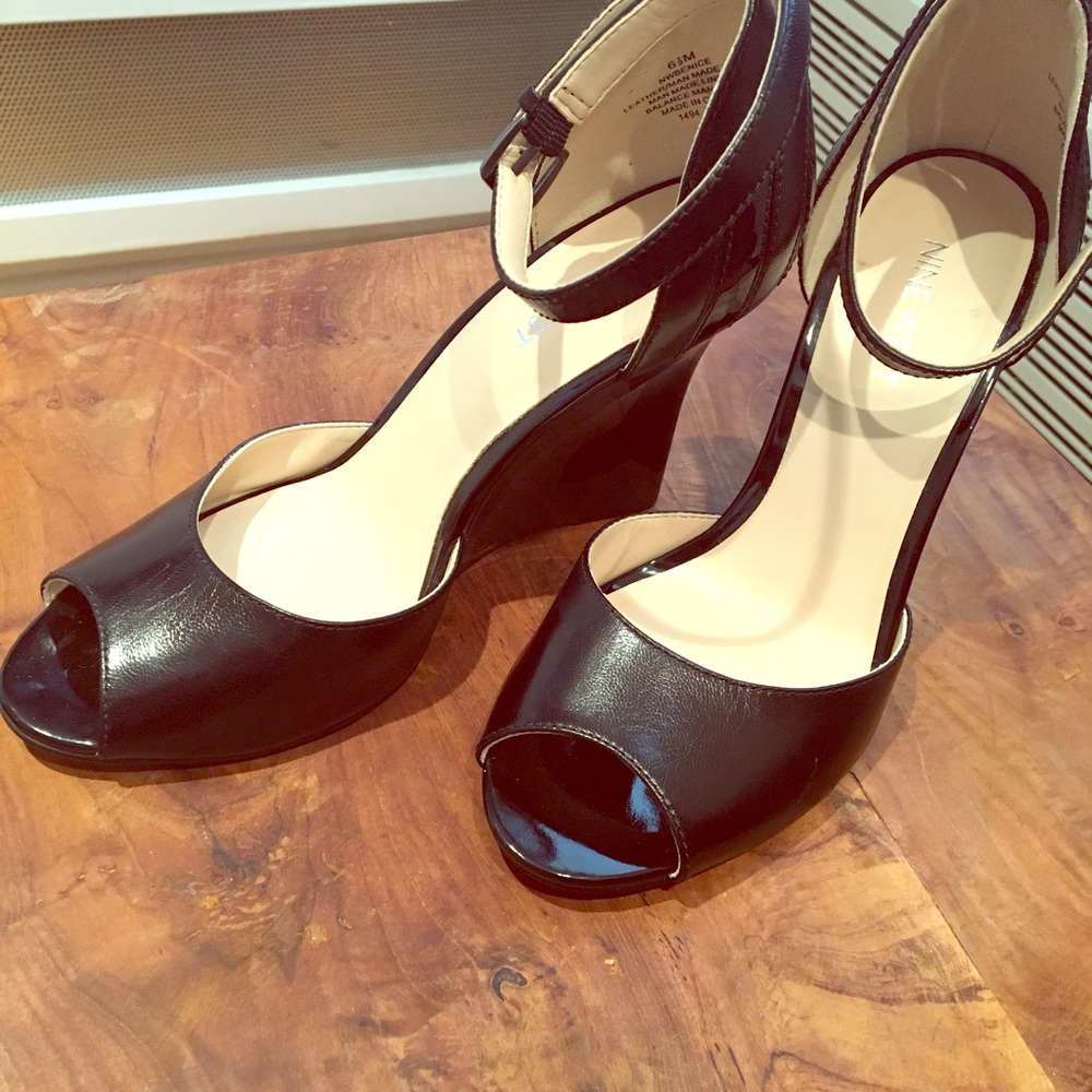 Nine West peep toe wedges - black patent leather