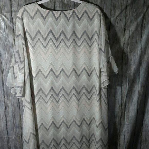 New dress with tags, 3 X. Cool pattern - Picture 4 of 7