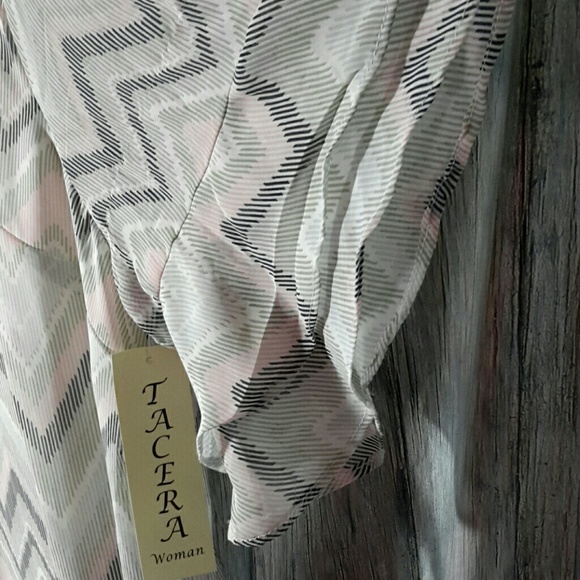 New dress with tags, 3 X. Cool pattern - Picture 7 of 7
