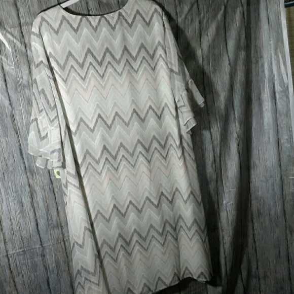 New dress with tags, 3 X. Cool pattern - Picture 5 of 7