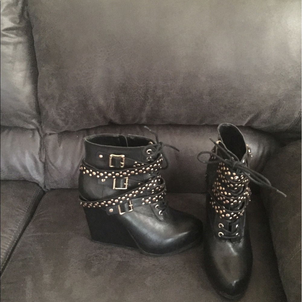 BCBG booties