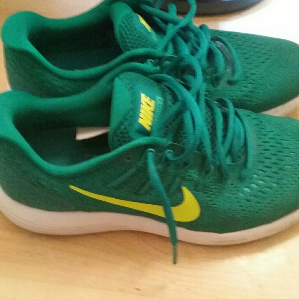Nike free easy