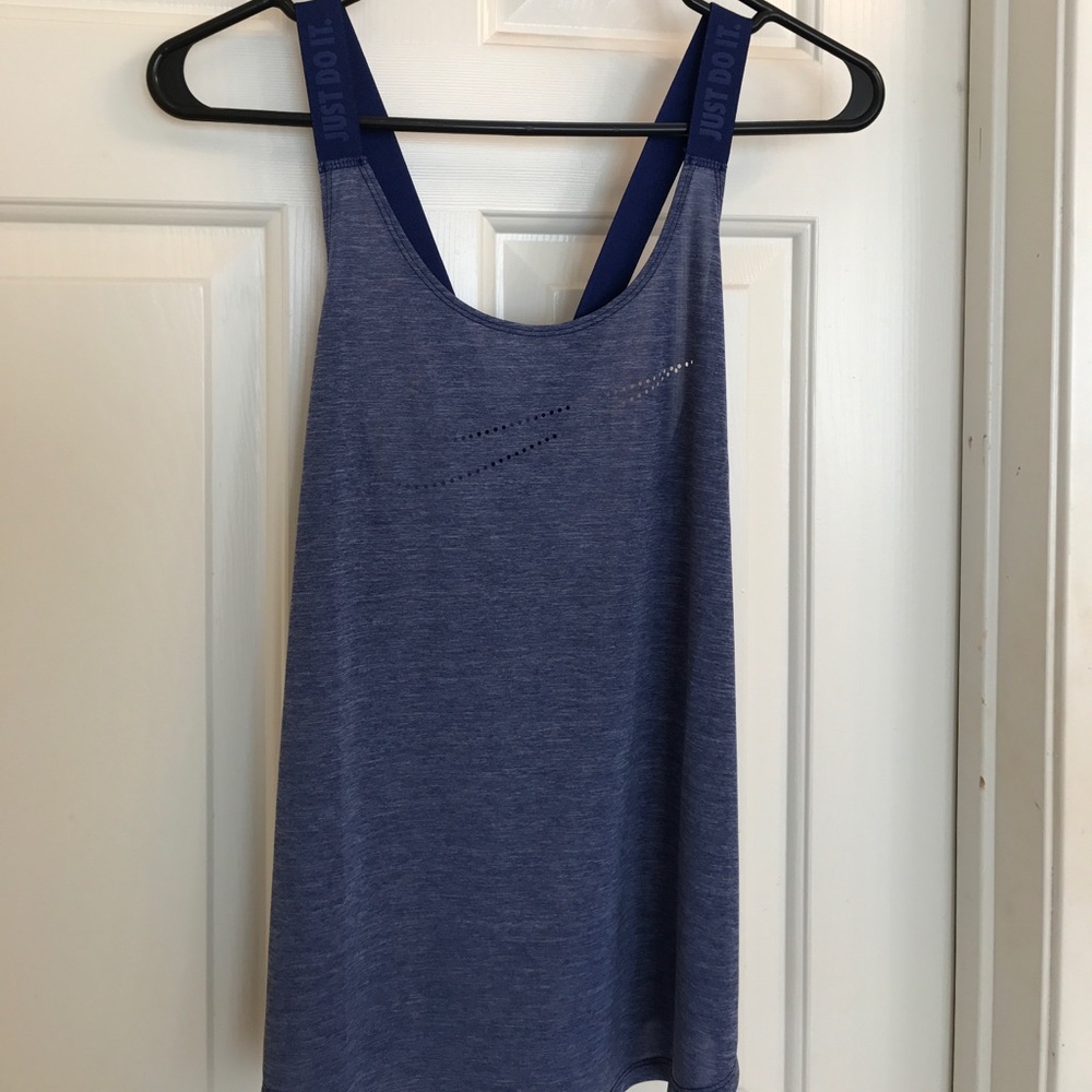 Nike tank size Small