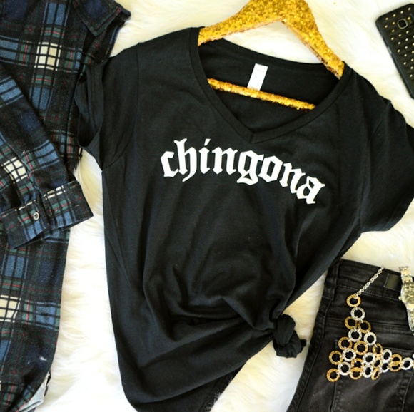 Chingona Black Old English LA V-Neck - Picture 3 of 4