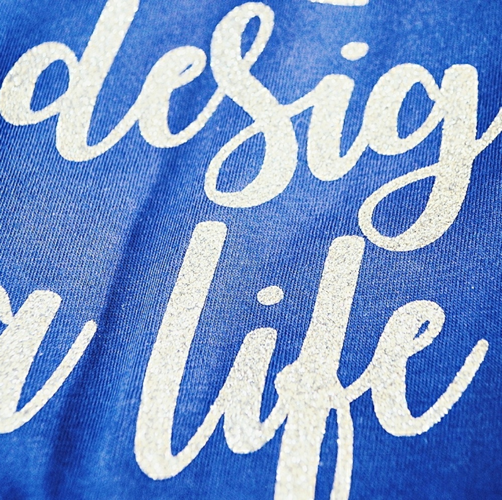 HP! ⭐ She Designed A Life She Loved Glitter V-Neck - Picture 2 of 5